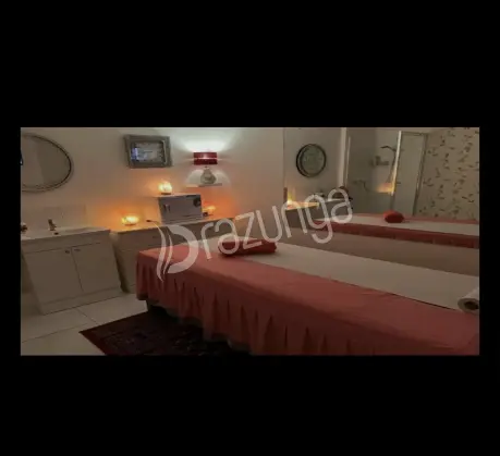 London massage therapist from Sarah